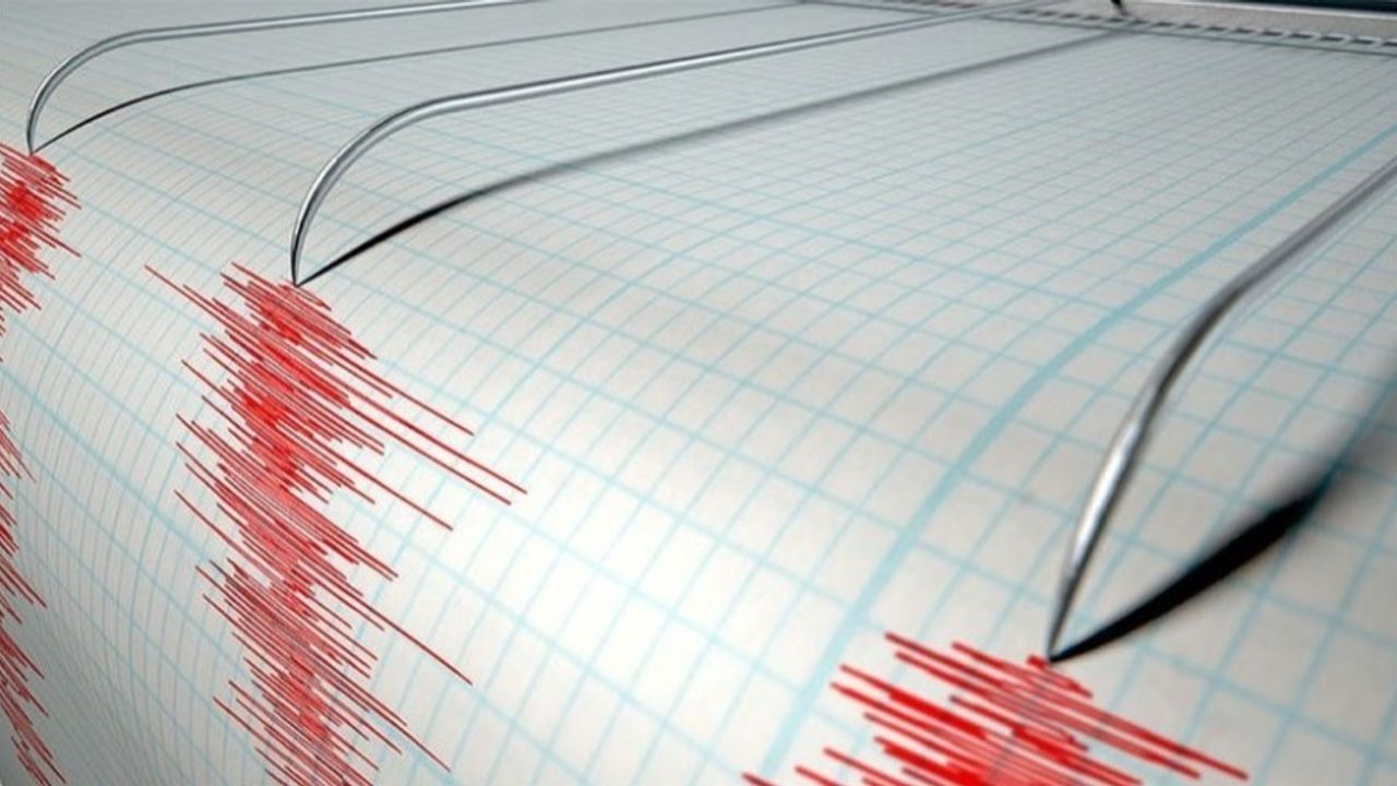 Antalya açıklarında şiddetli deprem! Çevre illerde de hissedildi