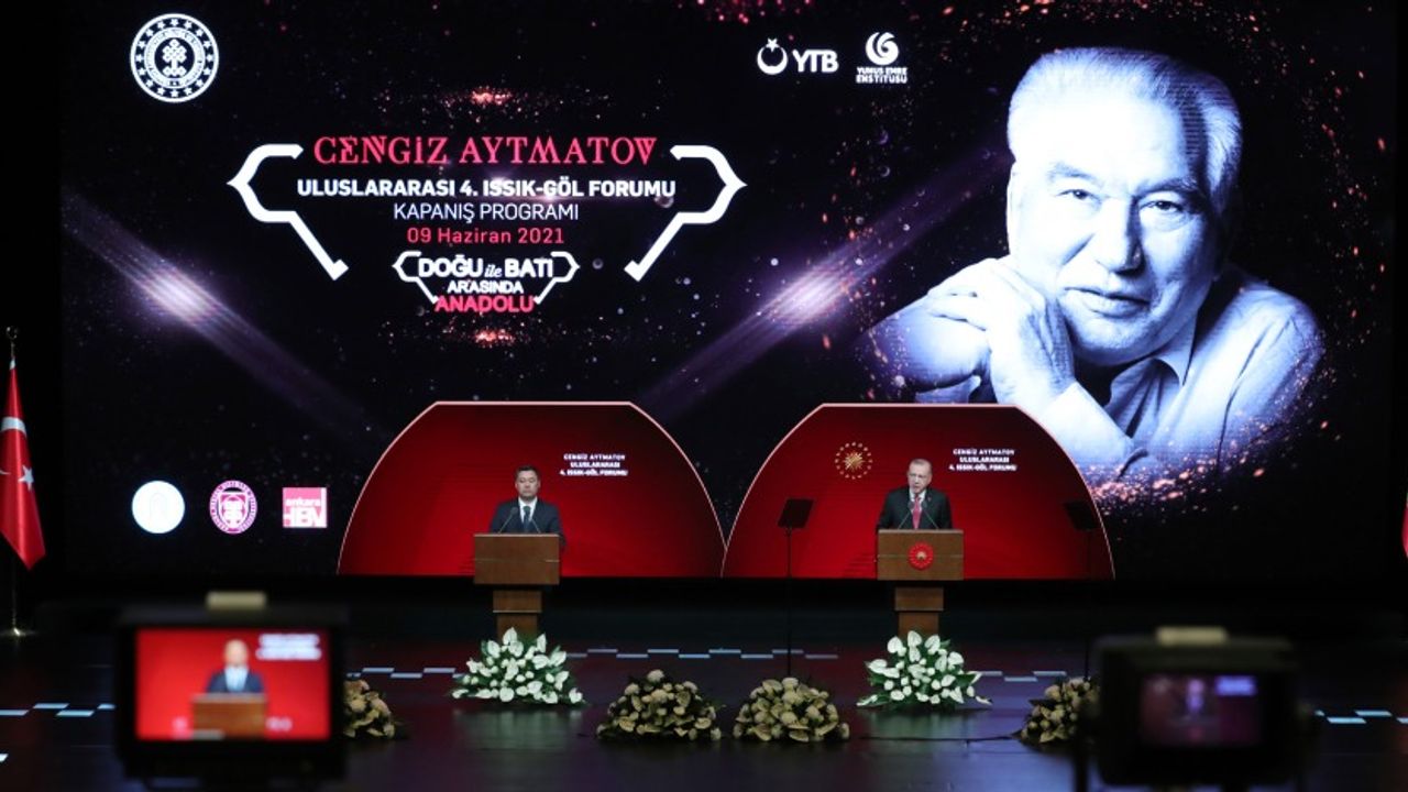 Erdoğan: Yeniden diriliş ve yükseliş için bize yol gösteriyorlar