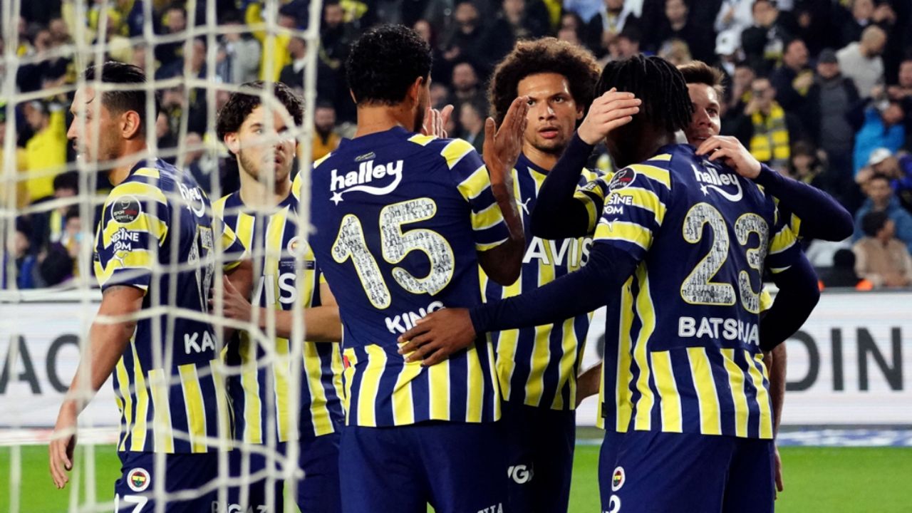 Hatay’a 4 atan Fenerbahçe maç fazlasıyla lider