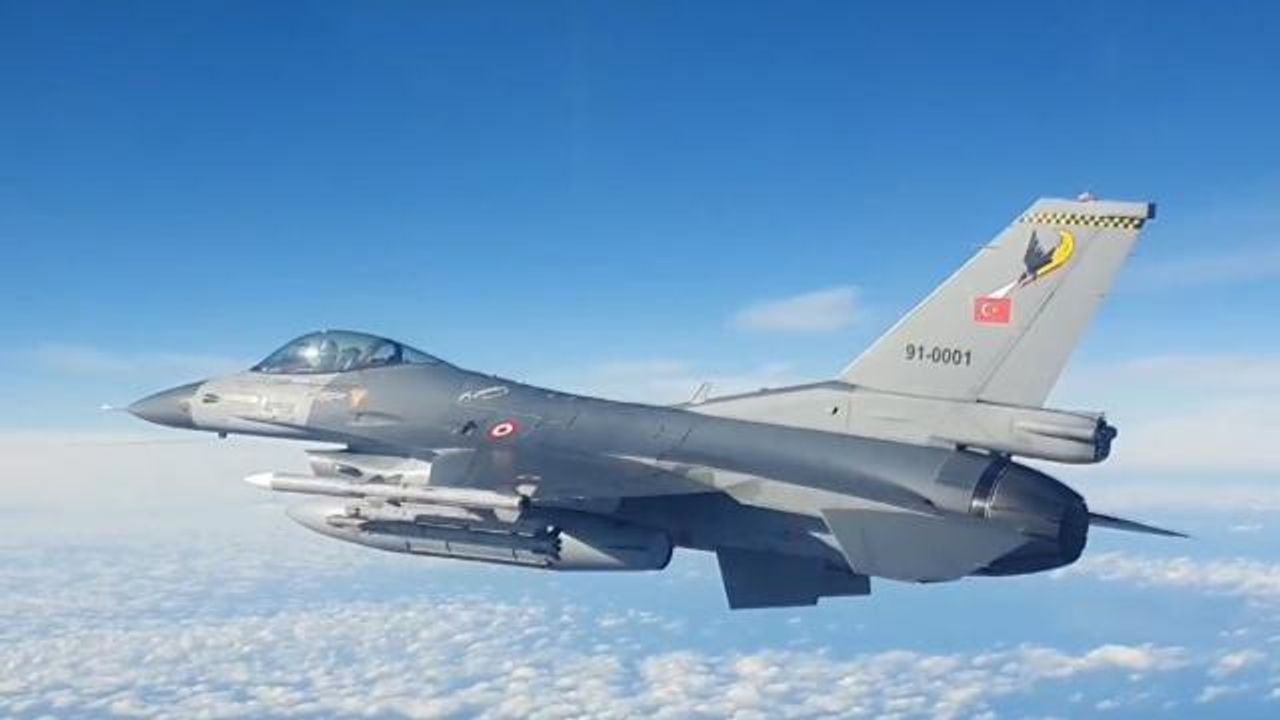 Türk savaş uçakları eğitim uçuşu için havalandı