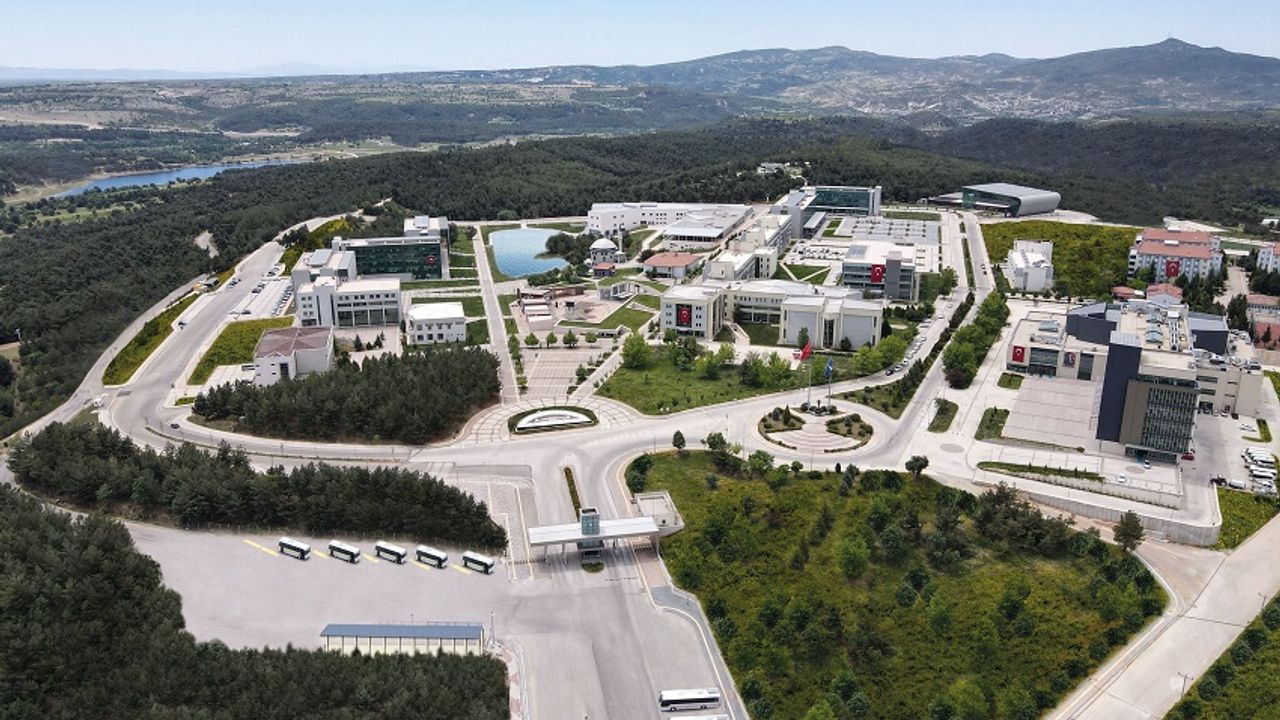 Uşak Üniversitesi 12 Sözleşmeli Personel Alıyor