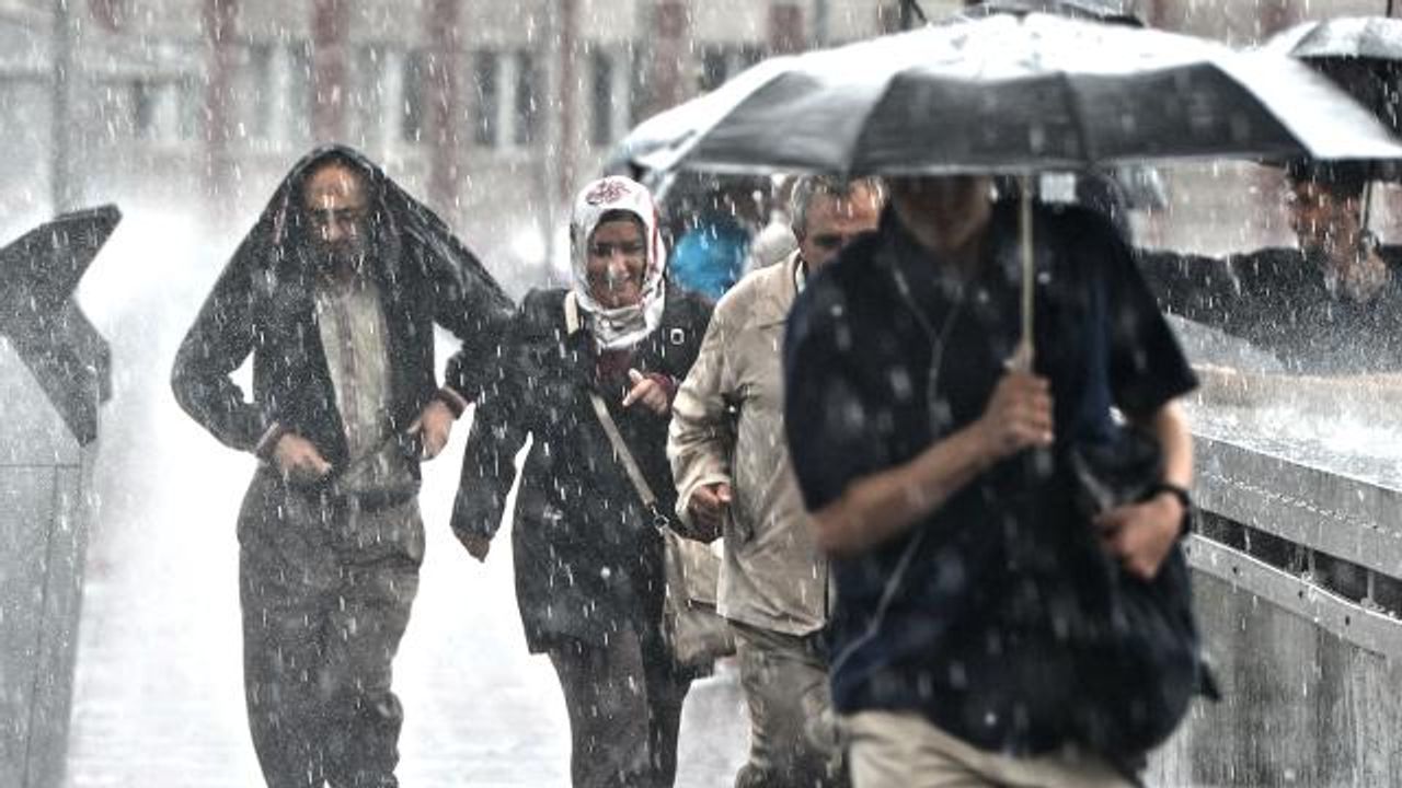 İstanbul'da sıcaklıklar azalacak: Hafta sonu kuvvetli yağış bekleniyor