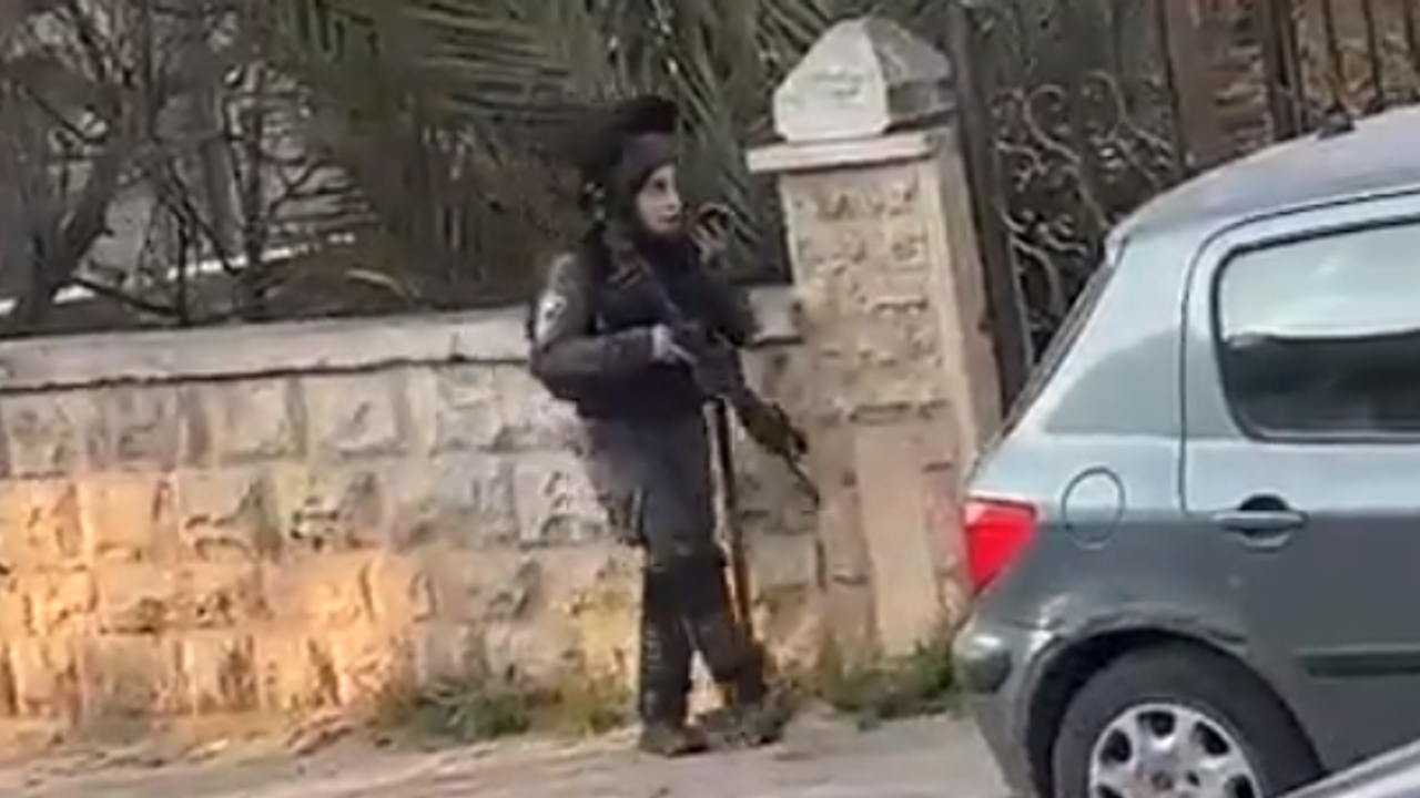 İsrail ordusu kadın askeri bırakıp kaçtı!