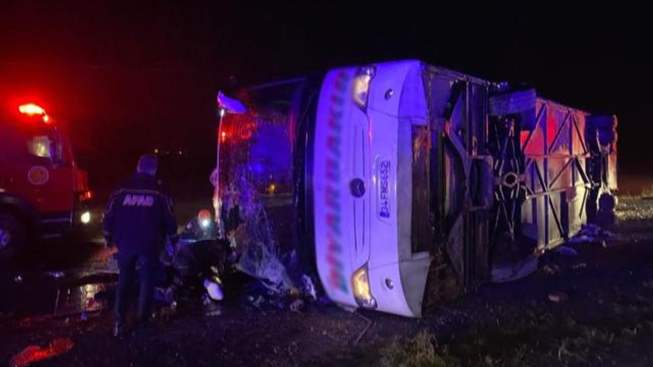 Diyarbakır'da yolcu otobüsü devrildi: 5 ölü, 23 yaralı