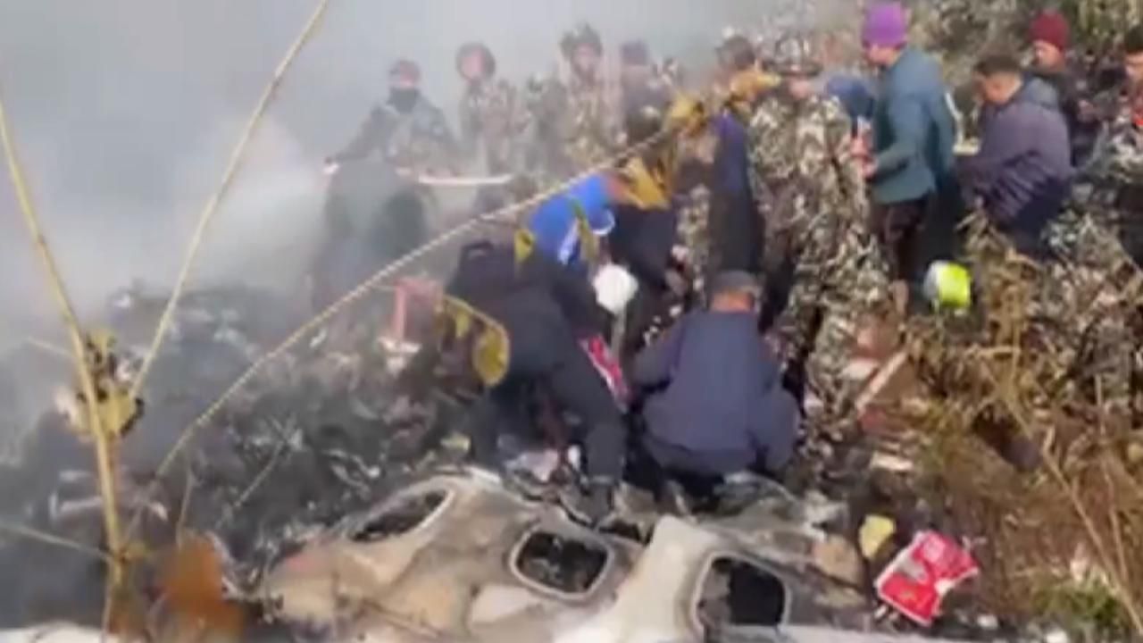 Nepal'de uçak düştü! Çok sayıda ölü