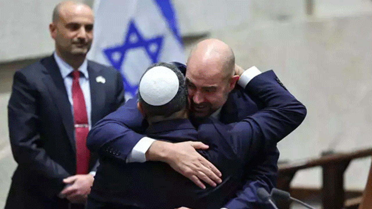 Dindar Yahudiler utanç içinde başlarını çevirdiler! İsrail meclisinde eşcinsel başkan