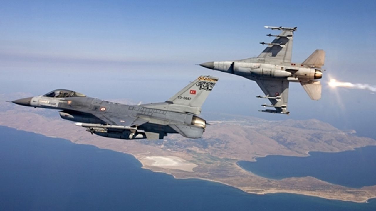 Yunan uzmanlar itiraf etti: Türk F-16'ları çok daha yetenekli