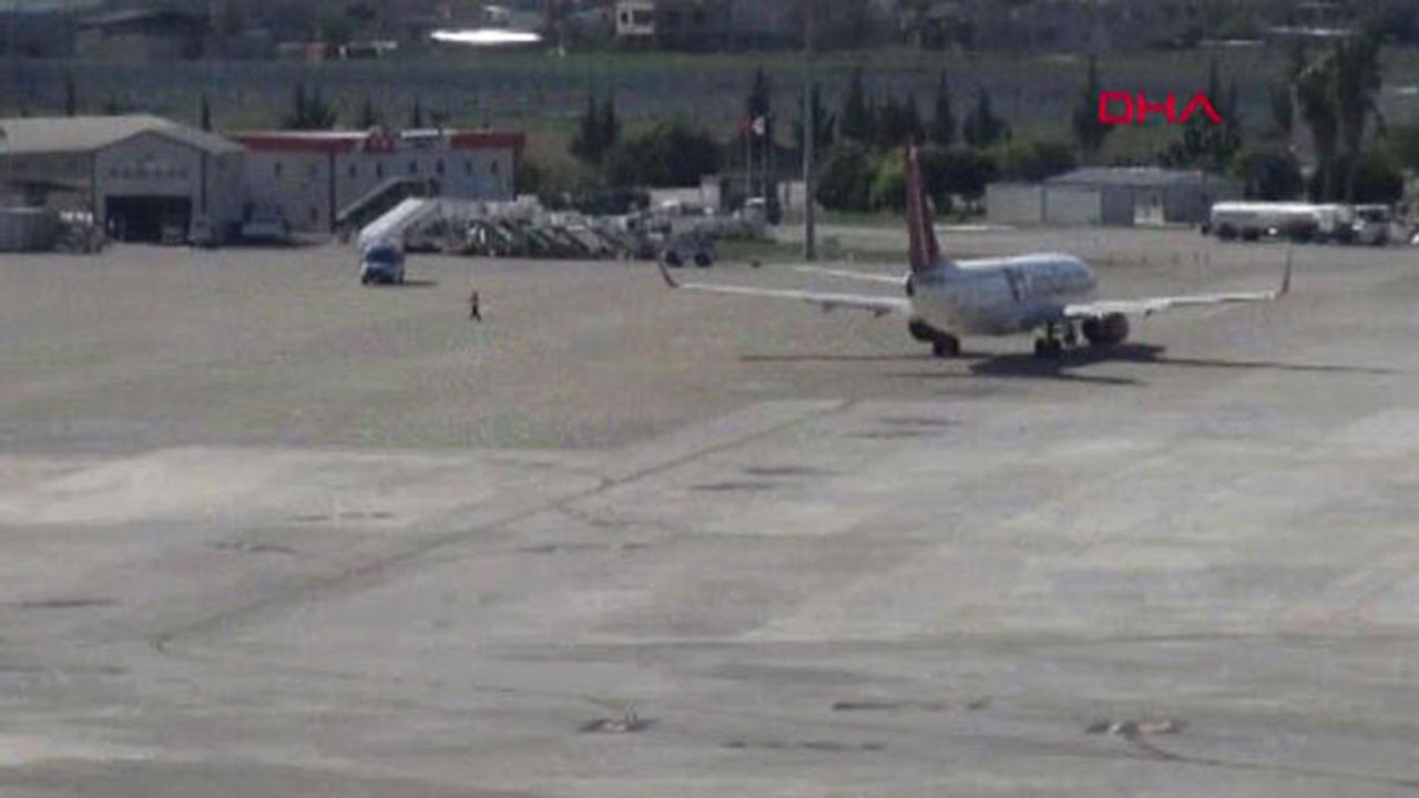 Son dakika: Adana Havalimanı uçuşlara kapatıldı