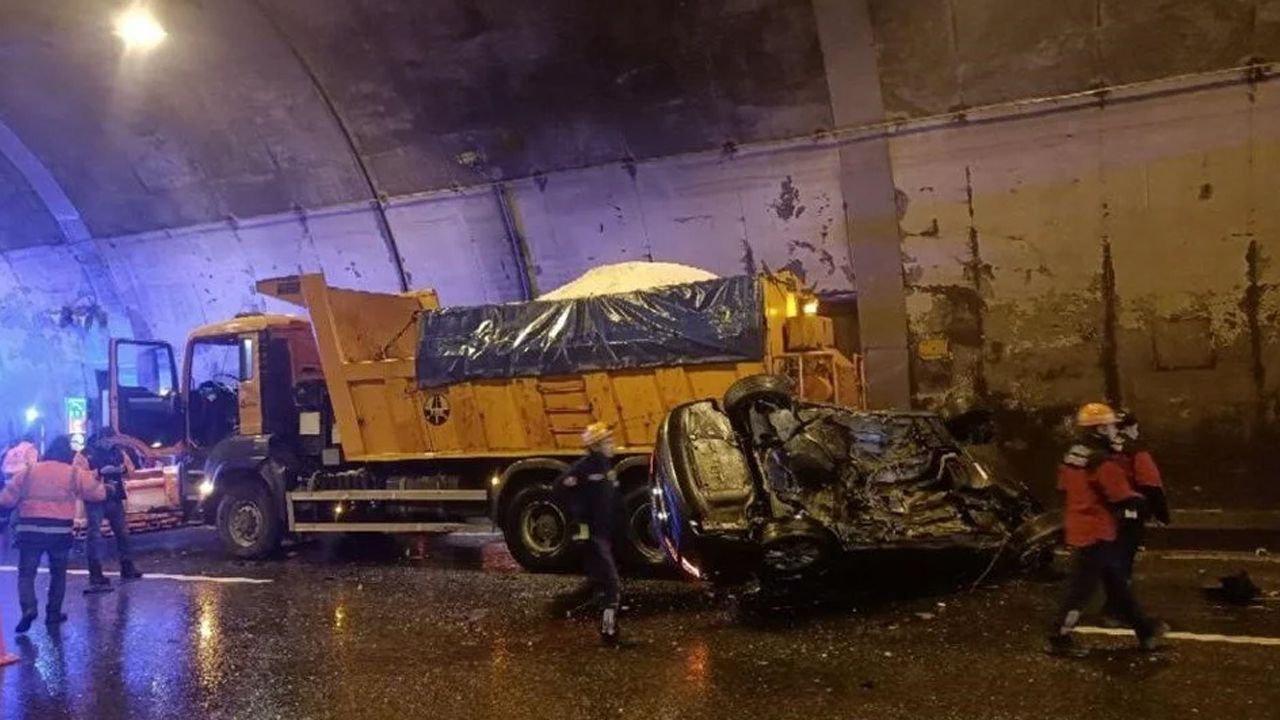 Bolu Dağı Tüneli'nde zincirleme kaza! İstanbul yönü trafiğe kapandı: Ölü ve yaralılar var