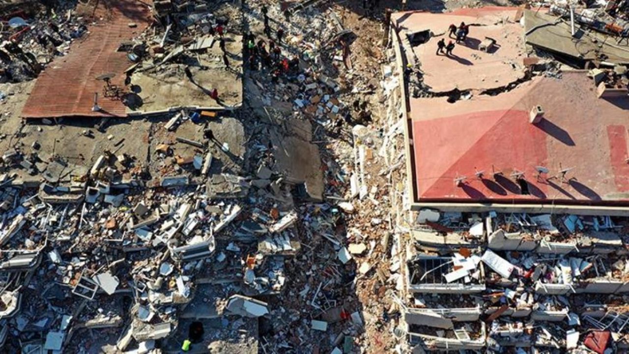 Depremde hayatını kaybedenlerin sayısı yükseldi