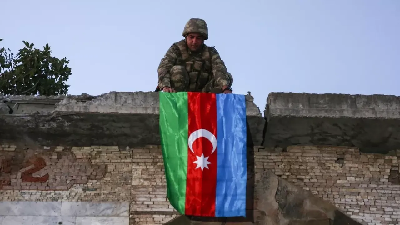 Azerbaycan duyurdu: Çok sayıda tepe nokta kontrol altına alındı