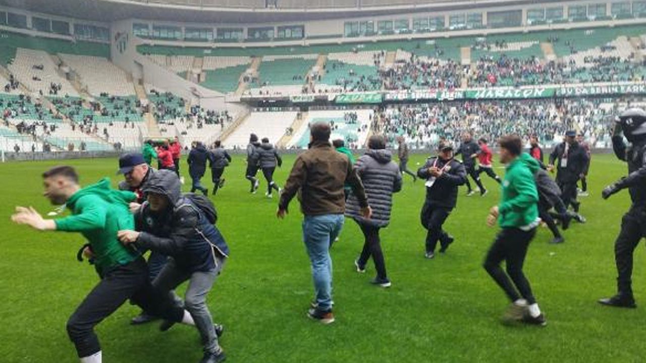 Bursaspor-Diyabakırspor maçında gerginlik! Bakan Soylu: Kamu görevlileri açığa alındı