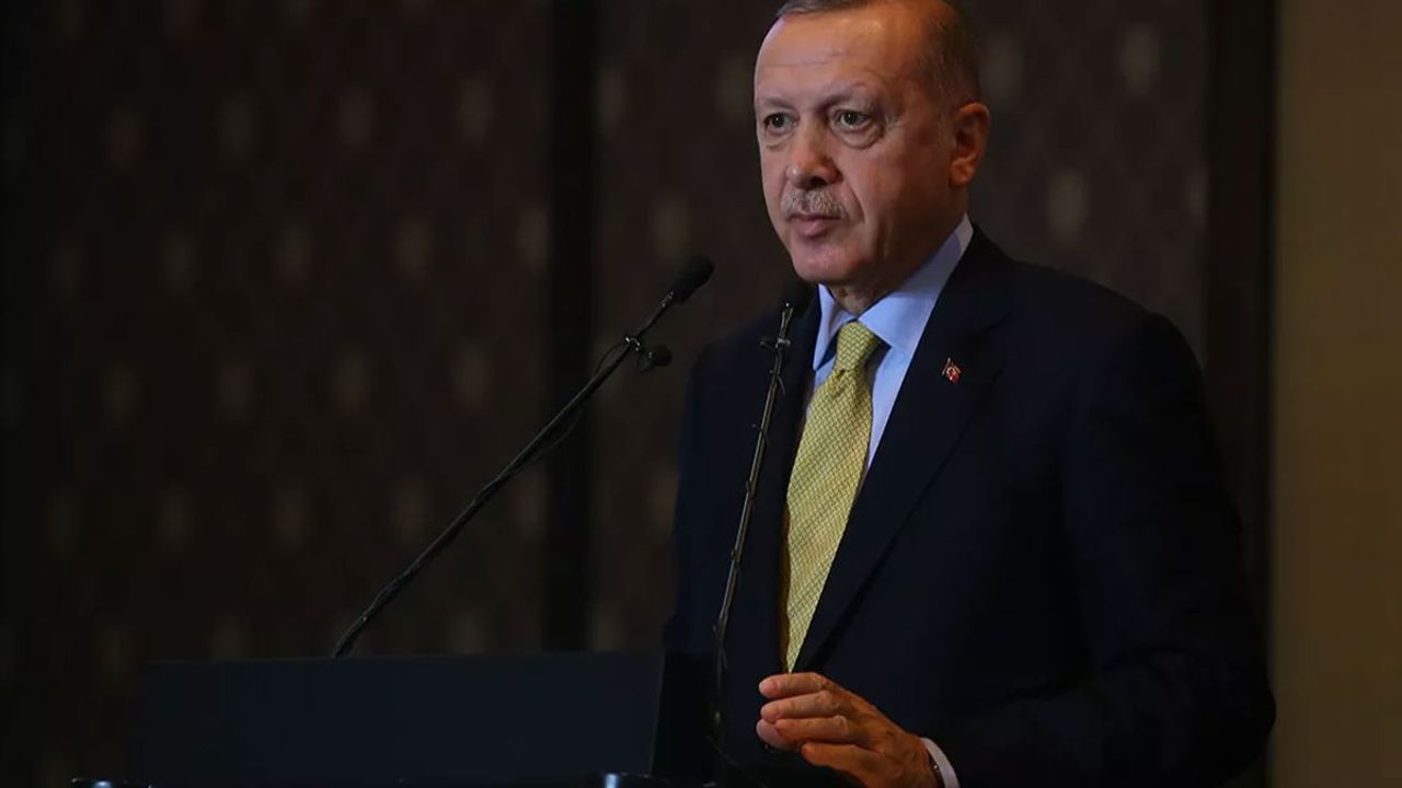 Cumhurbaşkanı Erdoğan, kazandığı tazminatı depremzedelere bağışladı