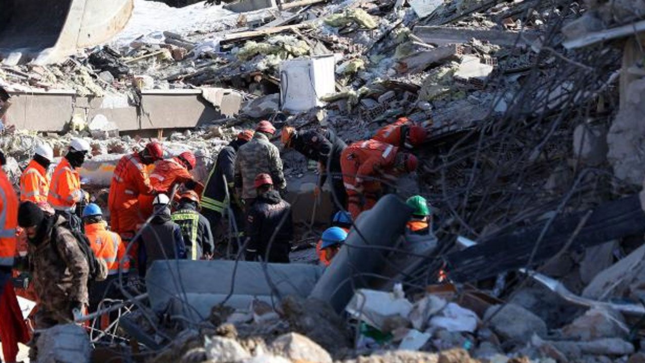 90 ülkeden arama kurtarma ekibi "Asrın felaketi" için yardıma koştu