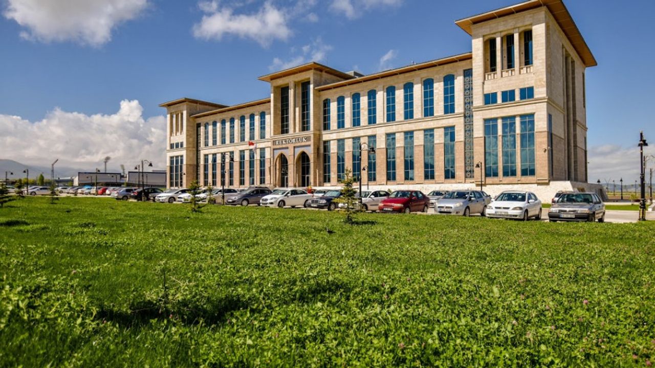 Erzurum Teknik Üniversitesi Sözleşmeli Personel alıyor