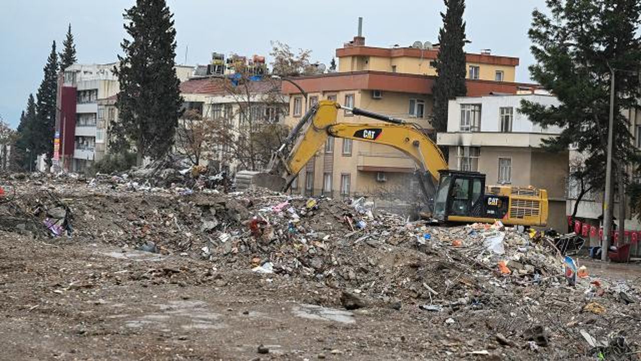 Kahramanmaraş'ta acil yıkılacak 2 bin 590 binada çalışmalar tamamlandı