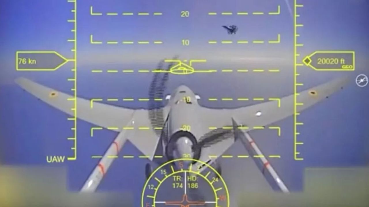 Su-27, ABD İHA'sına yaptığını Bayraktar TB2'ye yapamadı