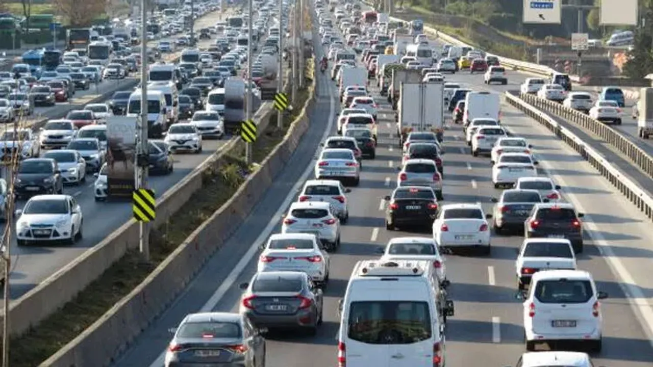 Bayram tatilinin ardından İstanbul'da trafik yoğunluğu