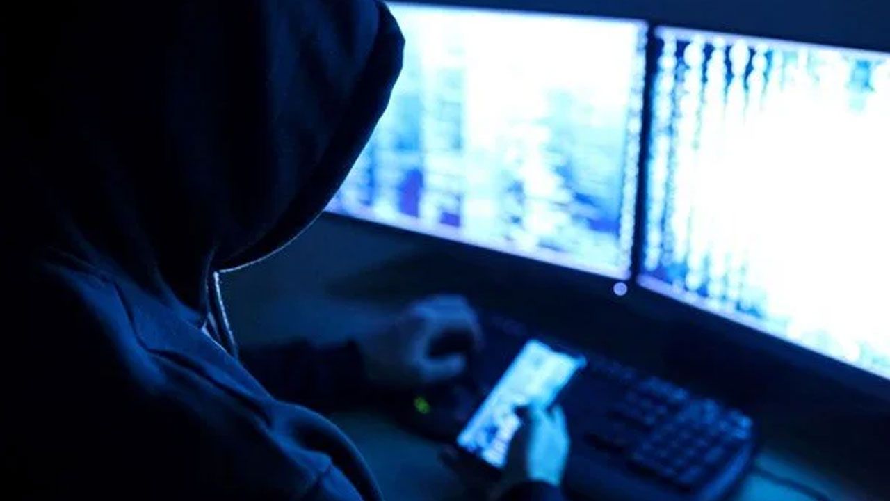 Emniyet'ten 11 ilde hacker operasyonu operasyonu: 20 gözaltı