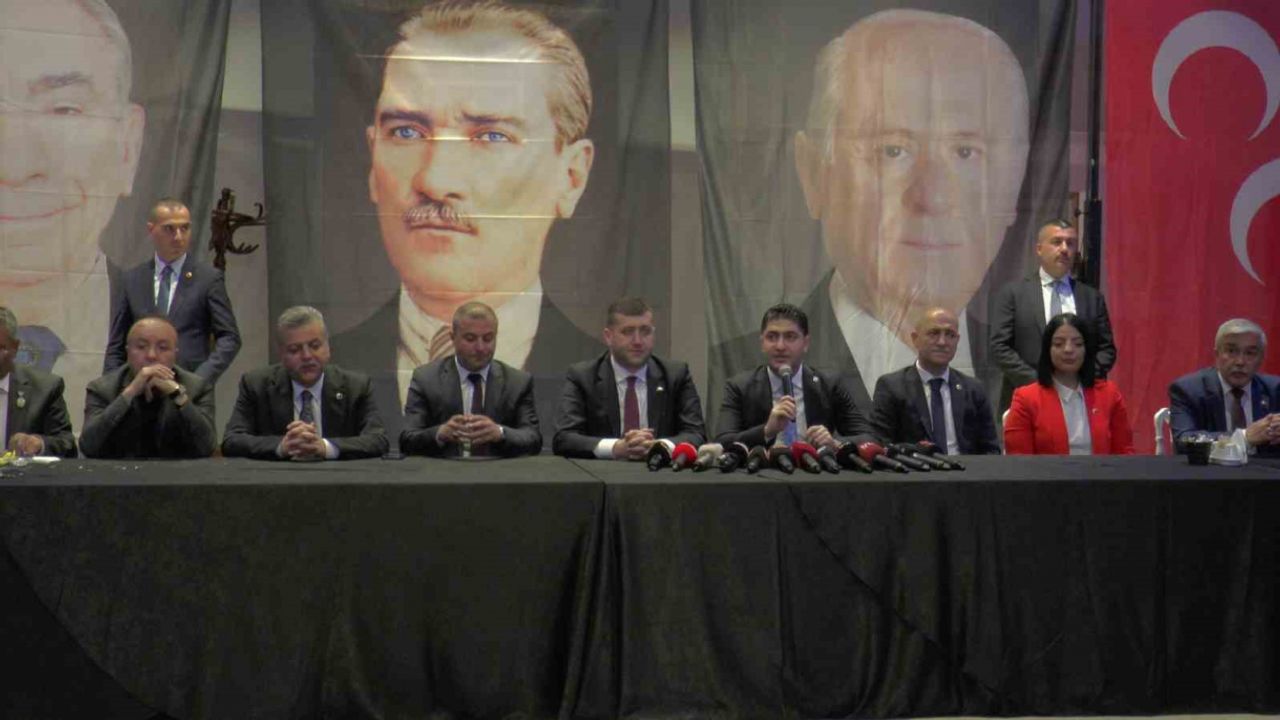 MHP'li Özdemir: ”Milliyetçi Hareket Partisi, demokrasi seferine çıkmıştır”