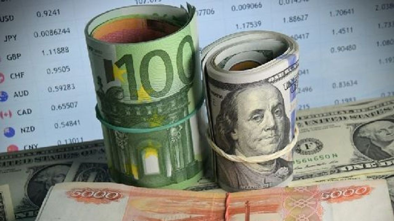 Rus isim yıl sonu dolar kuru için tahmini yaptı: Doları olan o tarihi beklesin: Uçuşa geçecek!