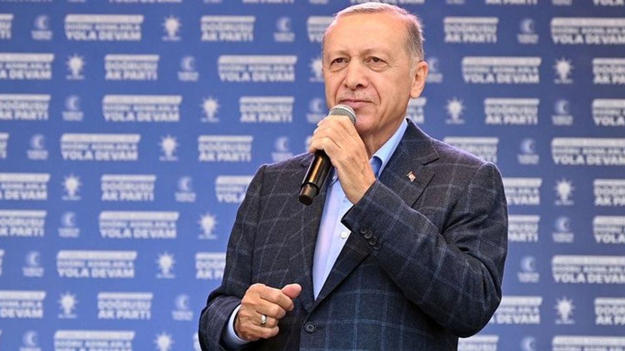Cumhurbaşkanı Erdoğan'dan seçmenleri hedef alan muhalefete: Cahil de sizsiniz, menfaatçi de sizsiniz...