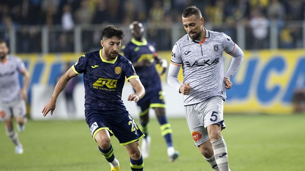 Ankaragücü'nü geçen Başakşehir, kupada Fenerbahçe'nin rakibi oldu