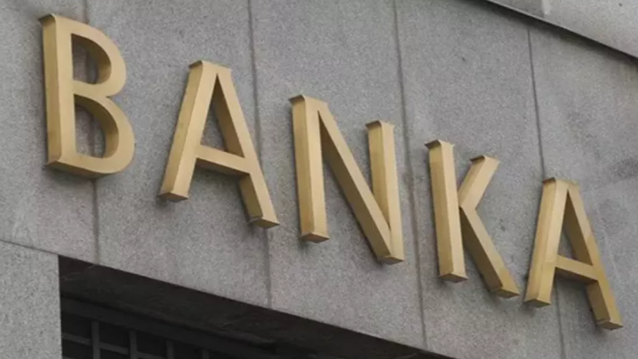 Türk bankası resmen satılıyor!