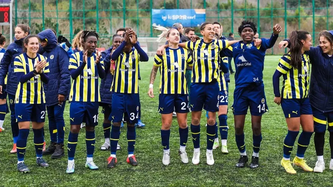 Fenerbahçe, Kadın Futbol Ligi'nde yarı finalde