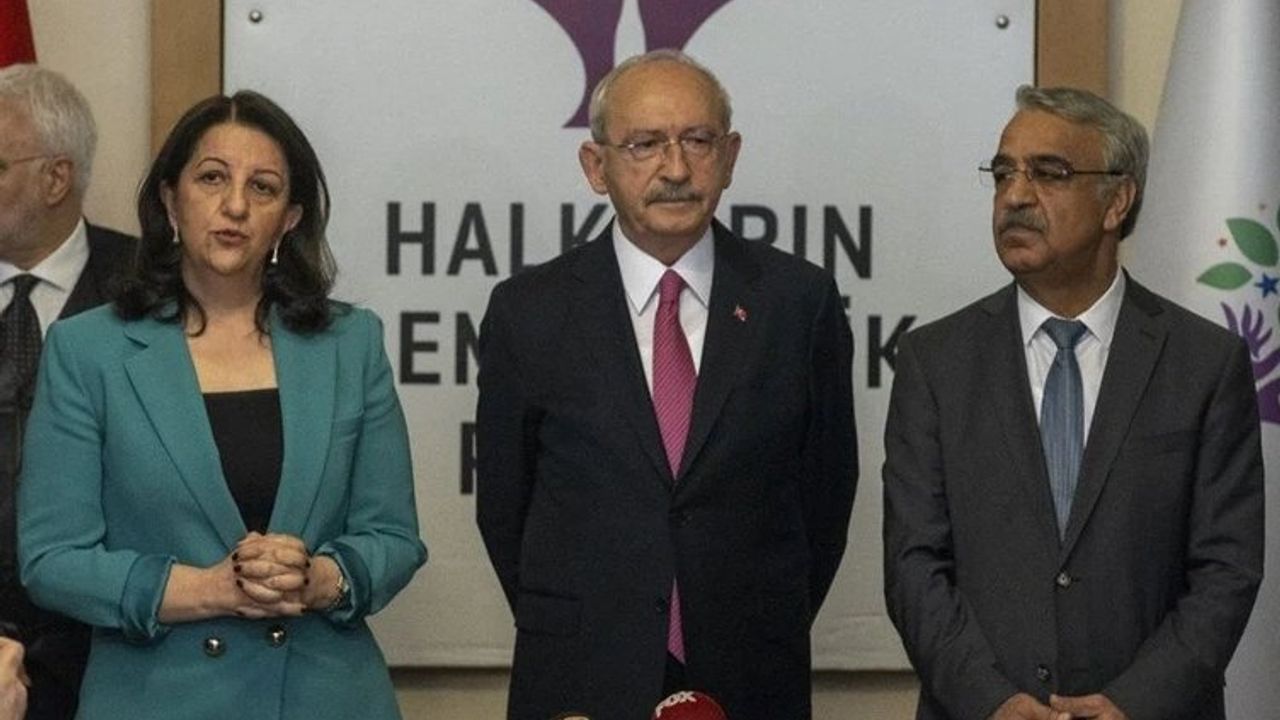 MHP'den Kılıçdaroğlu'na sert tepki: Atatürk düşmanları vekil oldu, röportaj verirken Türk bayrakları kaldırıldı
