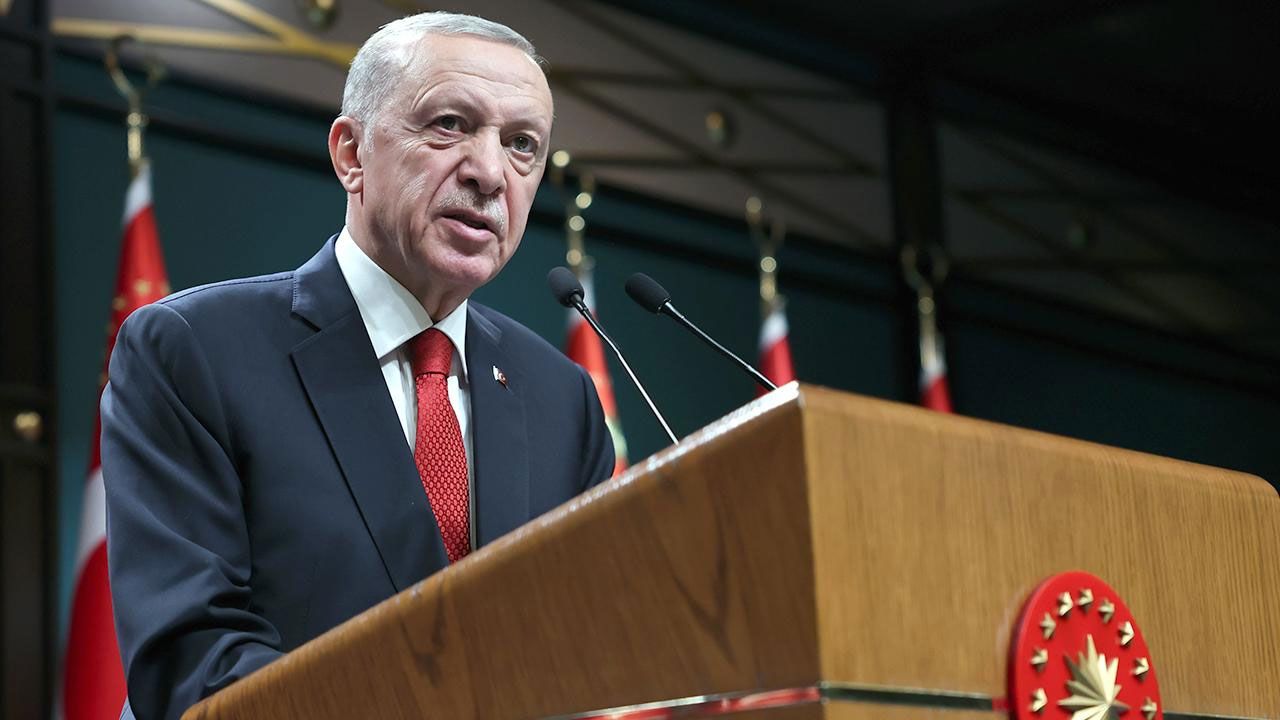 Cumhurbaşkanı Erdoğan'dan maaşlara düzenleme mesajı: Tüm kesimlerin gönlünü alacağız