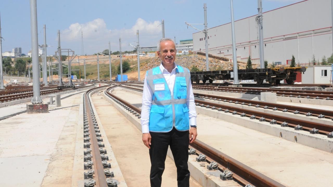 Bakan Uraloğlu: Gebze-Darıca metro hattı günde 330 bin yolcuya hizmet verecek
