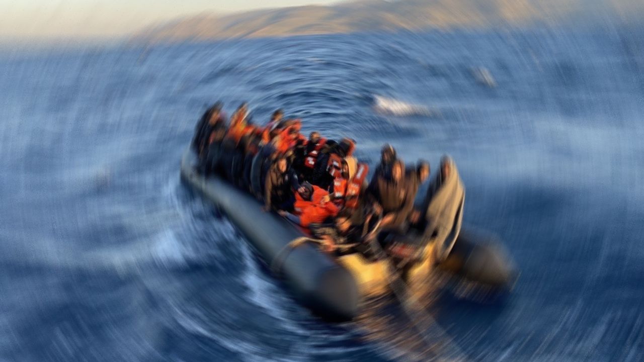 İtalya'da sığınmacı teknesi battı! 41 kişi hayatını kaybetti