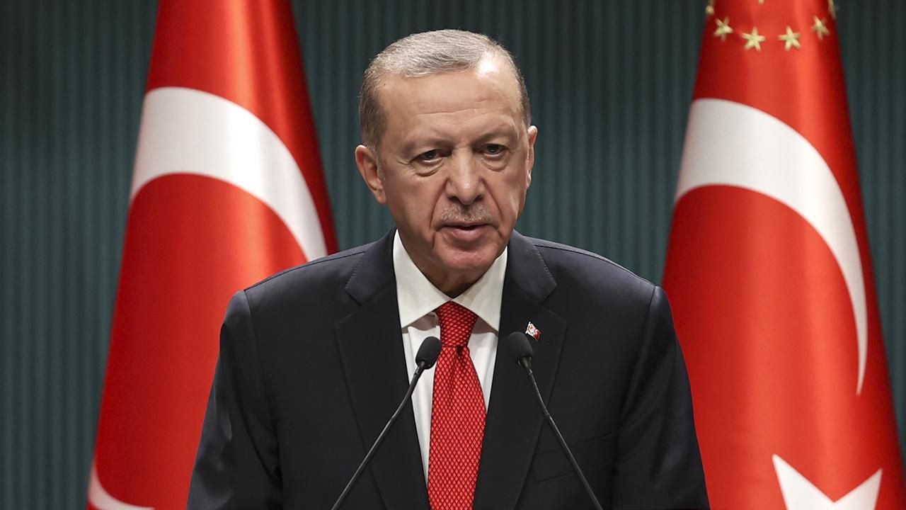 Erdoğan: İsveç'in önce Stockholm caddelerine sahip çıkması lazım
