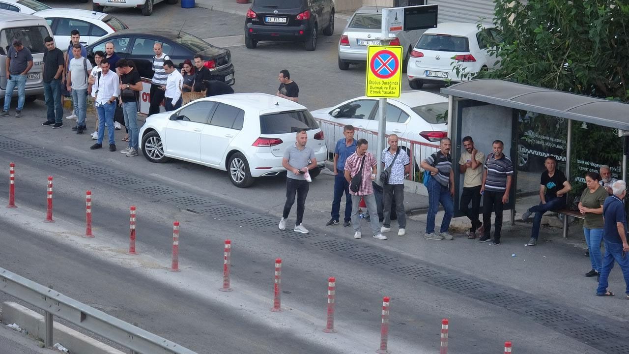 İzmir'de grevin ikinci günü: Duraklarda yoğunluk yaşanıyor