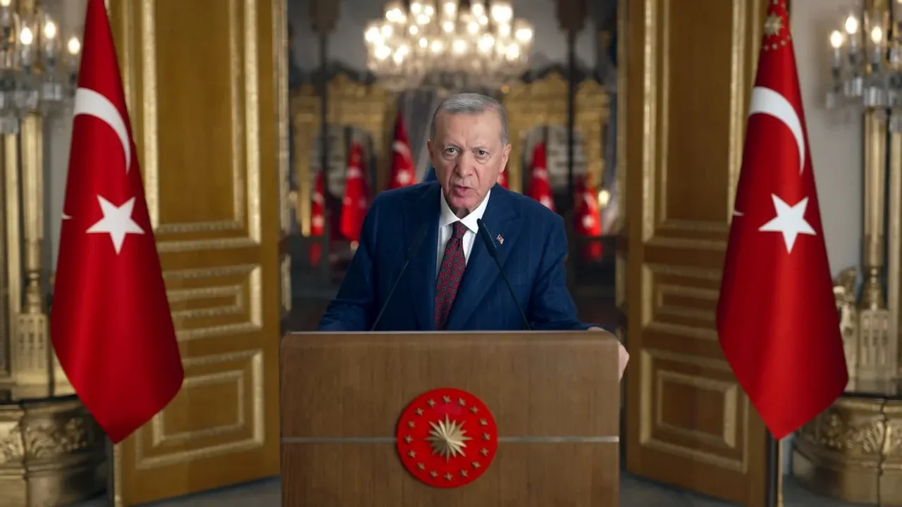 Cumhurbaşkanı Erdoğan: Deprem konutlarını önümüzdeki hak sahiplerine teslim edeceğiz