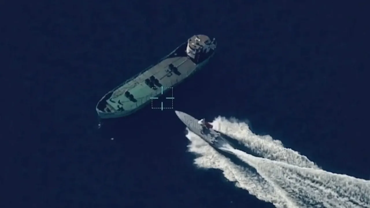 Türkiye'den Mavi Vatan'da dünyada bir ilk: Kamikaze dalıp dev gemiyi suya gömdüler