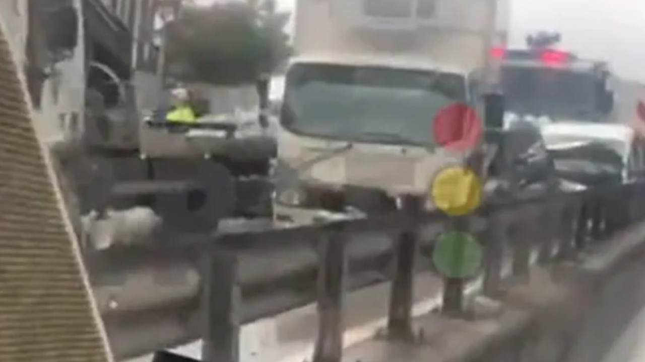 İstanbul'da zincirleme kaza! Yaklaşık 15 araç birbirine girdi