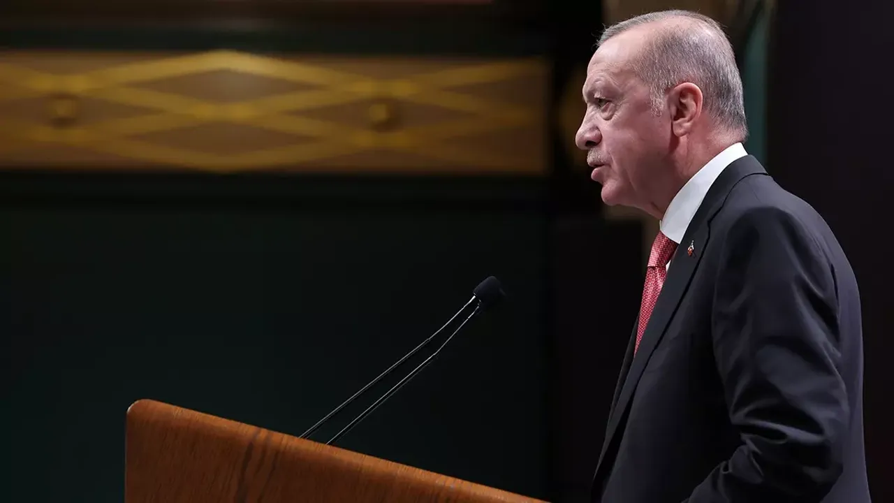 Cumhurbaşkanı Erdoğan: Depremzedeleri onlara hakaret edenlerin insafına bırakmayacağız