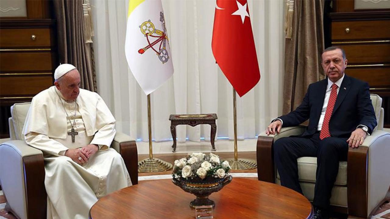 Cumhurbaşkanı Erdoğan, Papa ile Filistin'i görüştü