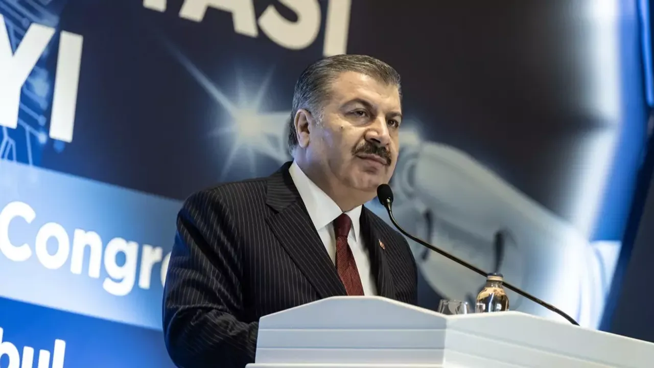Bakan Koca duyurdu: Türkiye'nin gönderdiği 4 uçaktan 2'si Mısır'a ulaştı