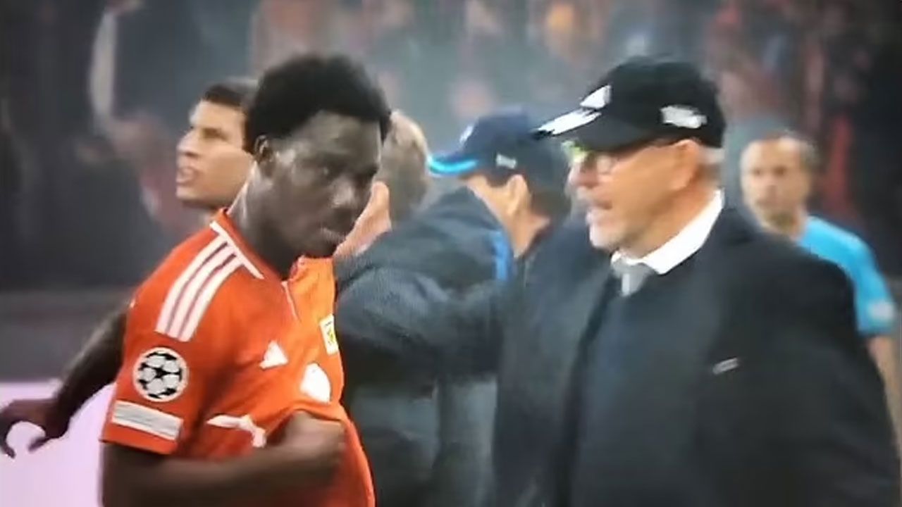Teknik direktörün elini sıkmayan futbolcuya ceza