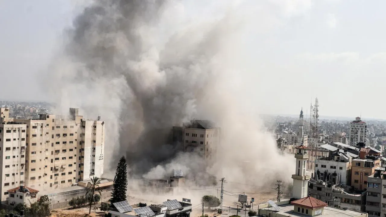 İsrail ordusu Gazze'nin kuzeyini yoğun şekilde bombalıyor