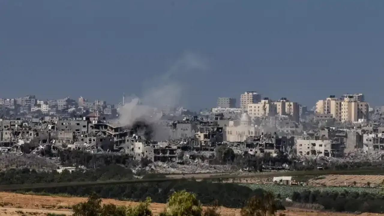 Gazze Şeridi'ndeki yıkım sınırın İsrail tarafından bile görülebiliyor