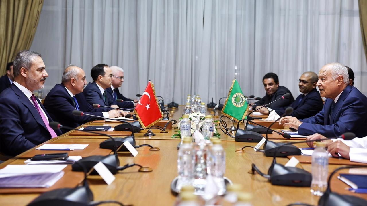 Dışişleri Bakanı Fidan, Arap Birliği Genel Sekreteri Gayt ile görüştü