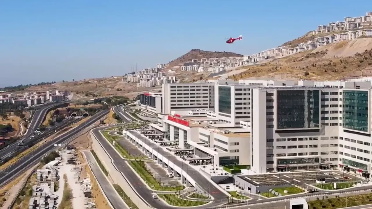 Bakan Koca: İzmir Şehir Hastanesi, yarın hasta kabulüne başlıyor