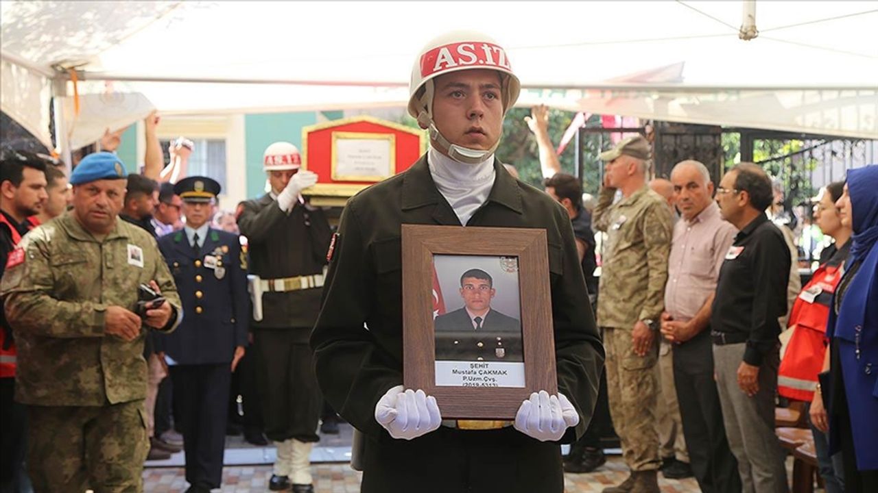 Şehit Piyade Uzman Çavuş Mustafa Çakmak son yolculuğuna uğurlandı
