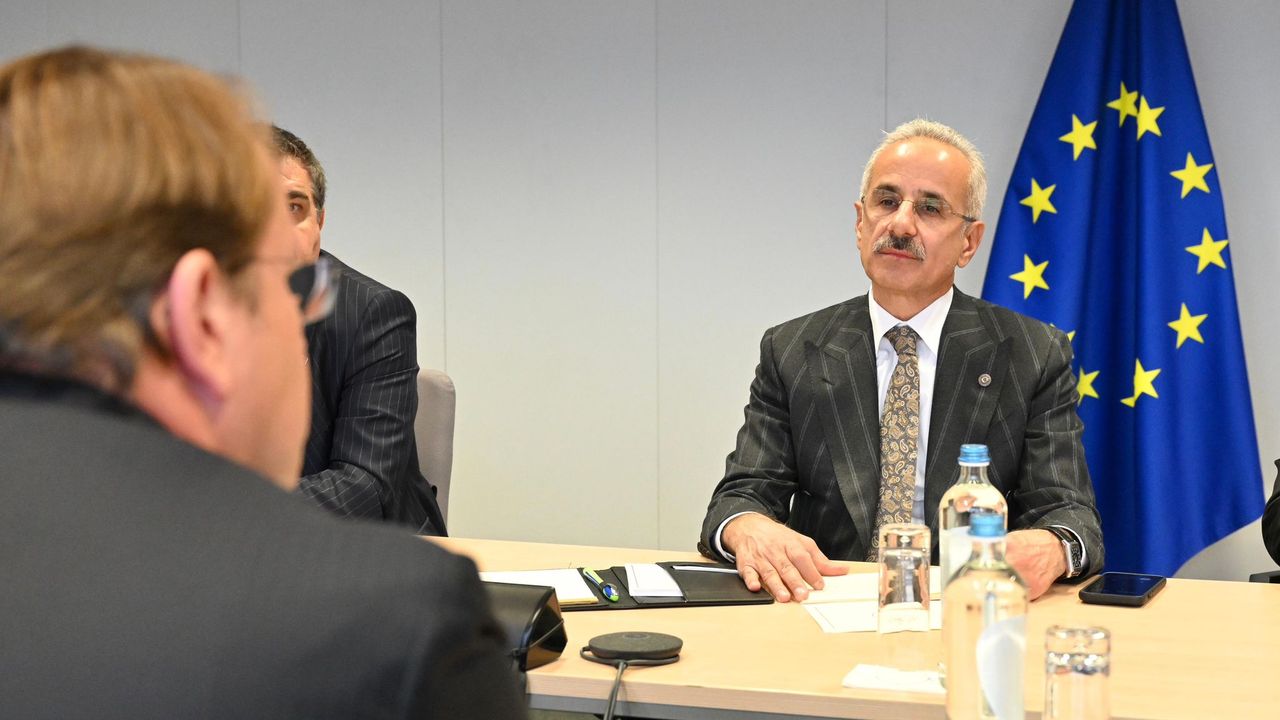 Ulaştırma ve Altyapı Bakanı Abdulkadir Uraloğlu "Küresel Geçit Forumu" için Brüksel'de...