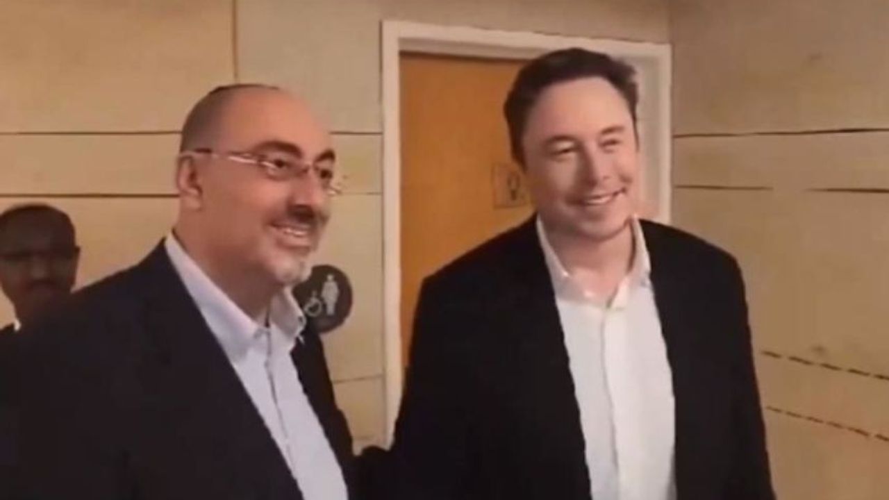İsrail ziyaretinde ilginç anlar! Elon Musk, yanına gelen kişinin kim olduğunu öğrenince koşarak uzaklaştı