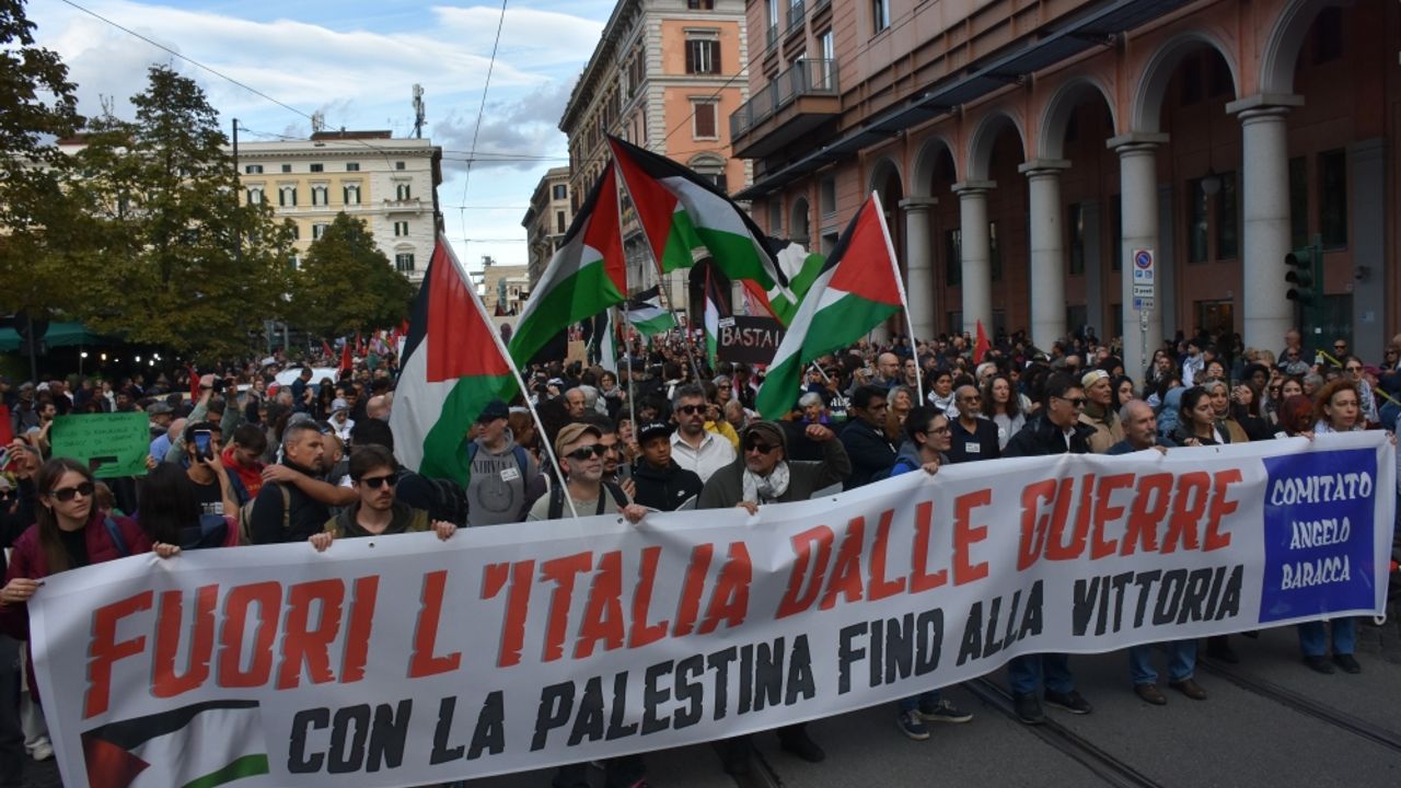 İtalya'da Filistin'e destek yürüyüşü